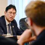 Purbaya menjelaskan bahwa hal tersebut tidak terlepas dari penyesuaian kebijakan yang dilakukan Indonesia sejak tahun lalu, sehingga mampu meredam dampak guncangan eksternal, terutama kenaikan harga minyak dunia.