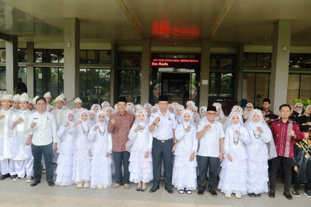 Wawako Payakumbuh Lepas Pawai Ta’aruf, 131 Siswa Siap Jadi Generasi Penghafal Al-Qur’an