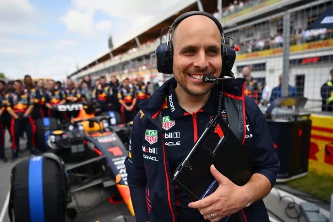 Kepindahan Lambiase ke McLaren masuk akal - tetapi Red Bull menghadapi kekosongan besar lainnya yang perlu diisi